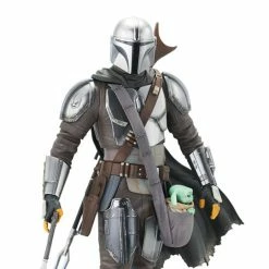 Diamond Select Toys The Mandalorian Premier Collection The Mandalorian With The Child 1/7 Scale Statue Sci Fi / Horror