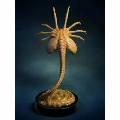 Discount 👏 Hollywood Collectibles Group Aliens Facehugger Life-Size Statue 🌟 12 Hollywood Collectibles Group Aliens Facehugger Life-Size Statue
