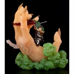 Kinetiquettes Attack On Titan Levi Ackerman Vs Beast Titan 1/10 Scale Diorama