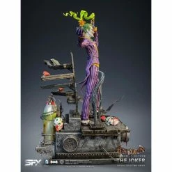 Silver Fox Collectibles Batman: Arkham Asylum The Joker 1/8 Scale Statue