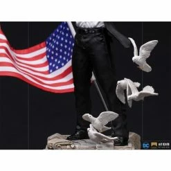 Iron Studios DC Comics Clark Kent 1/10 Deluxe Art Scale Statue