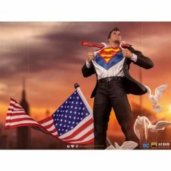 Iron Studios DC Comics Clark Kent 1/10 Deluxe Art Scale Statue