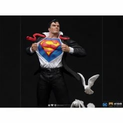 Iron Studios DC Comics Clark Kent 1/10 Deluxe Art Scale Statue