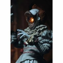 NECA IT (2017) Ultimate Pennywise (Dancing Clown) Figure