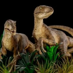 Iron Studios Jurassic Park Just The Two Raptors 1/10 Deluxe Art Scale Statue