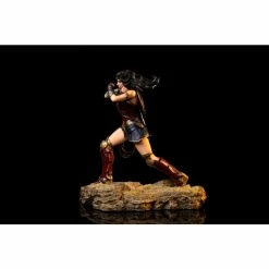 Iron Studios Zack Snyder’s Justice League Wonder Woman 1/10 Art Scale Statue
